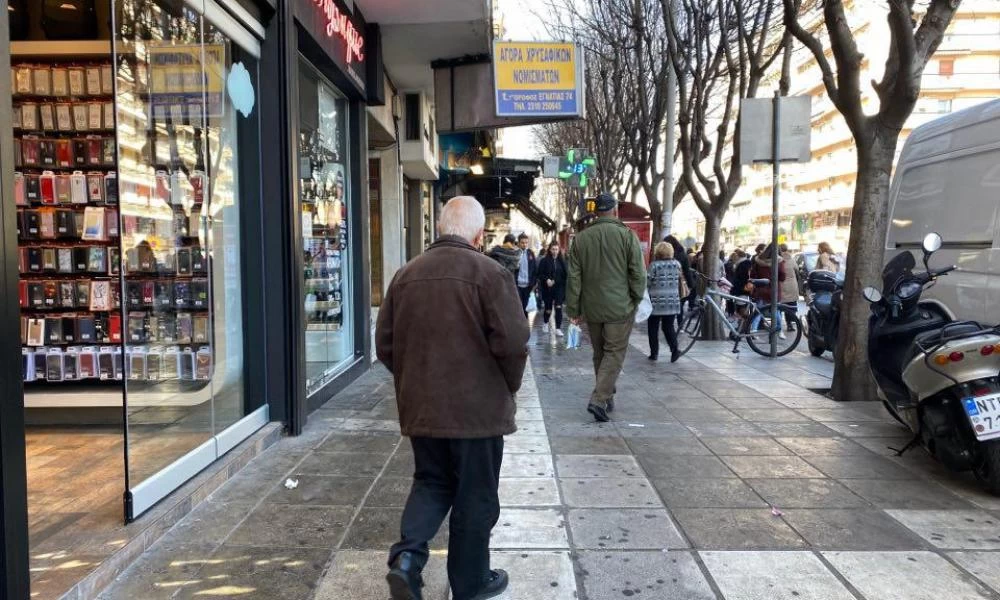 Θεσσαλονίκη: Τον "φόρτωσαν ξύλο" αλλοδαπό που πήγαινε να κλέψει